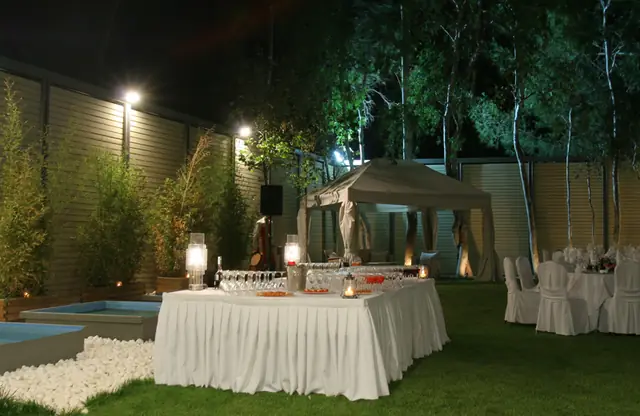Buffet beside the pool