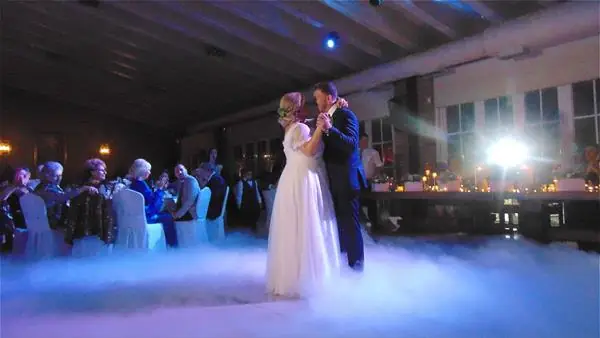 First dance with fog on the floor